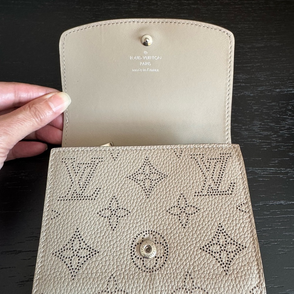 Louis Vuitton Iris Compact Wallet - Picture 4 of 10